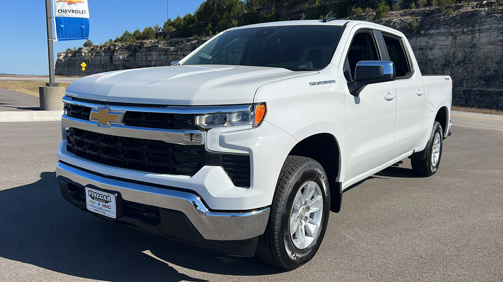 2025 Chevrolet Silverado 1500 LT 3