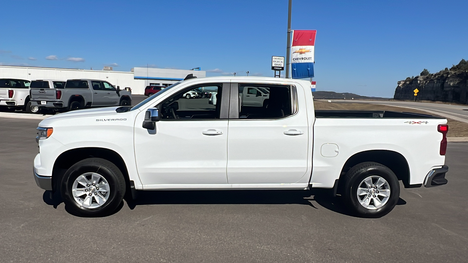 2025 Chevrolet Silverado 1500 LT 4