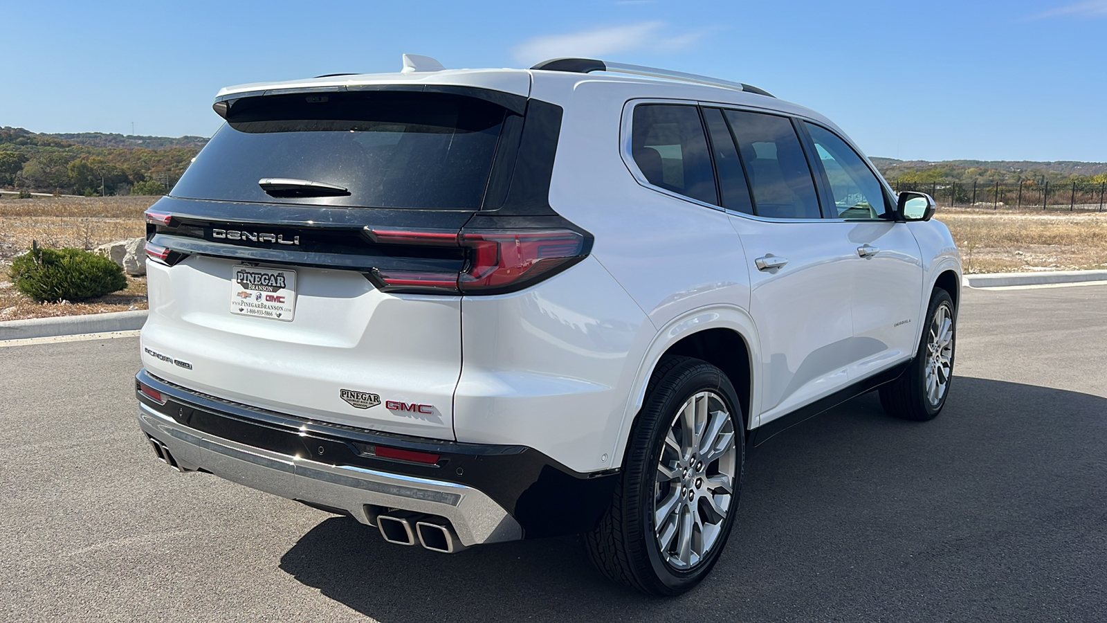 2024 GMC Acadia AWD Denali 8