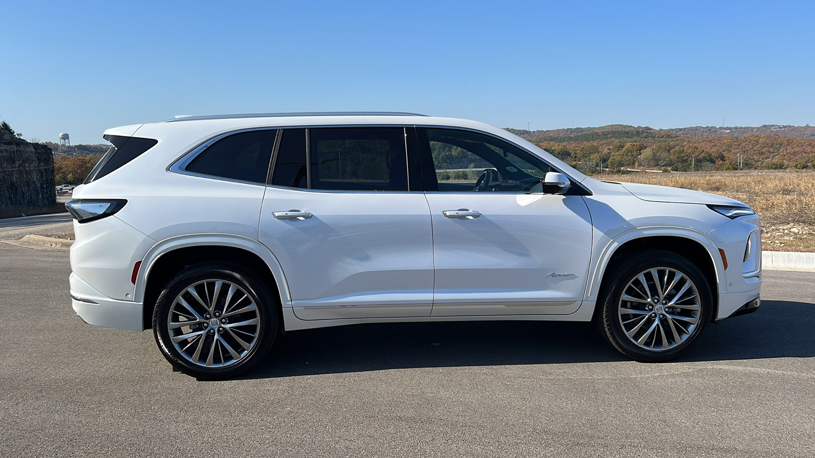 2025 Buick Enclave Avenir 9