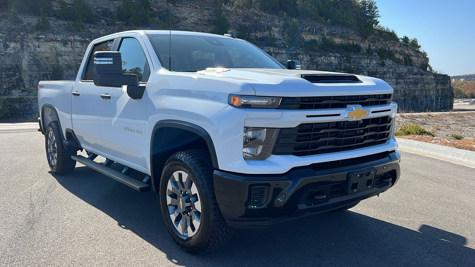 2025 Chevrolet Silverado 2500 Custom 1