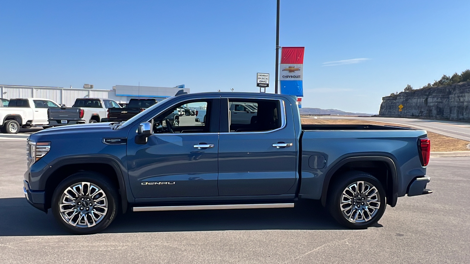 2025 GMC Sierra 1500 Denali Ultimate 4