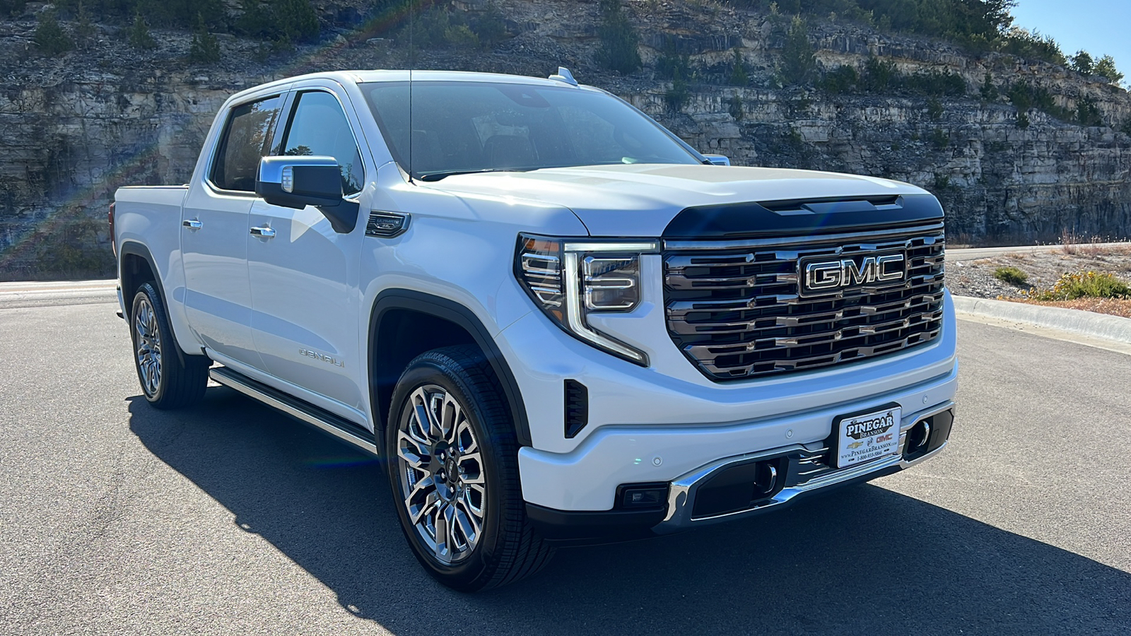 2025 GMC Sierra 1500 Denali Ultimate 1