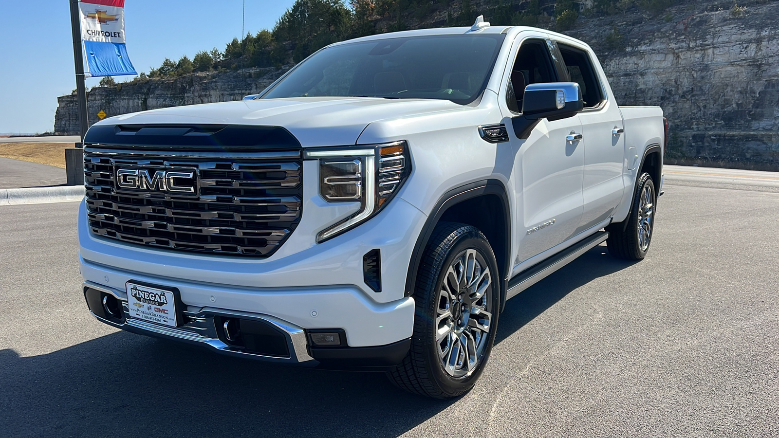 2025 GMC Sierra 1500 Denali Ultimate 3