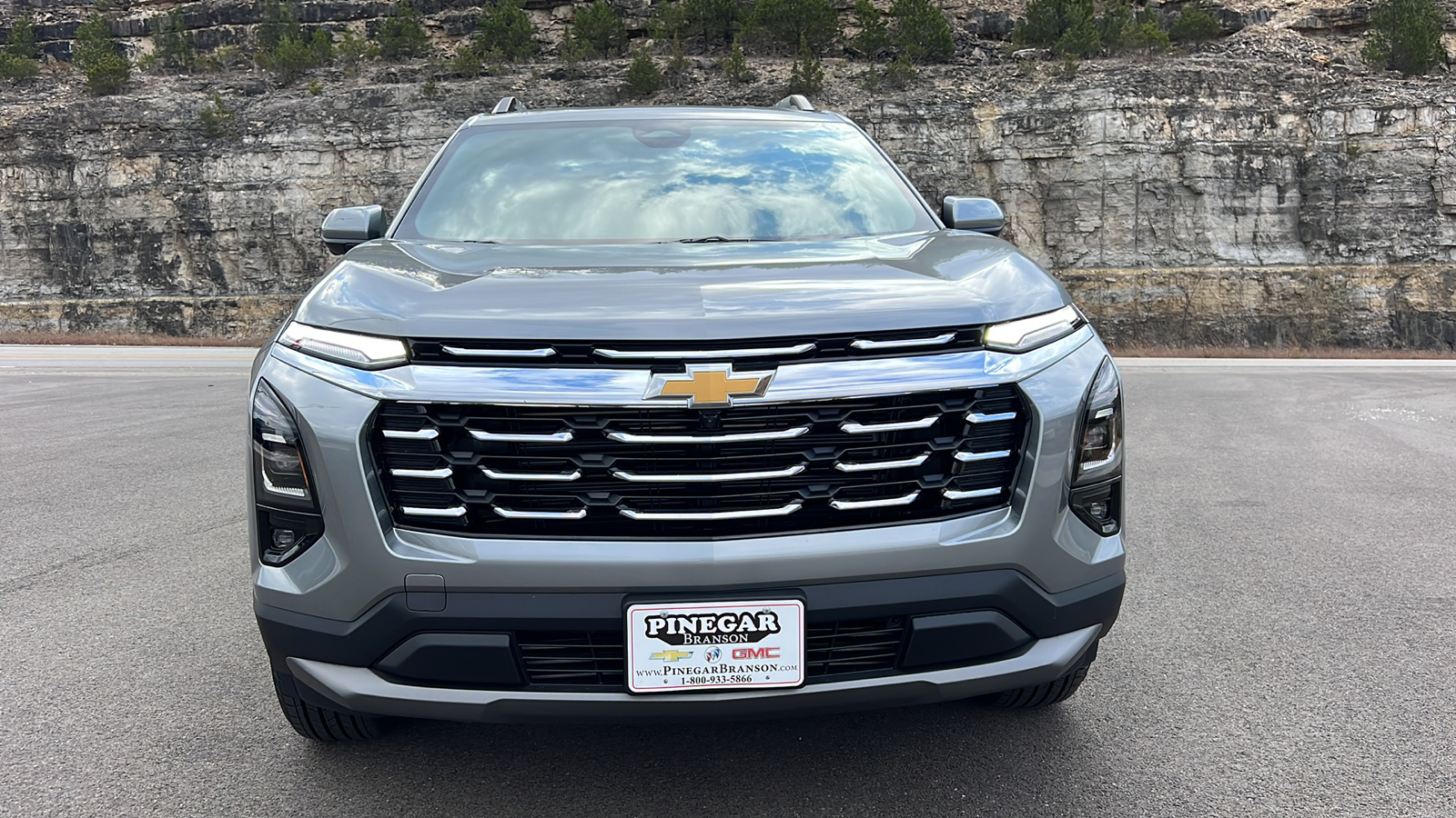 2025 Chevrolet Equinox AWD LT 2