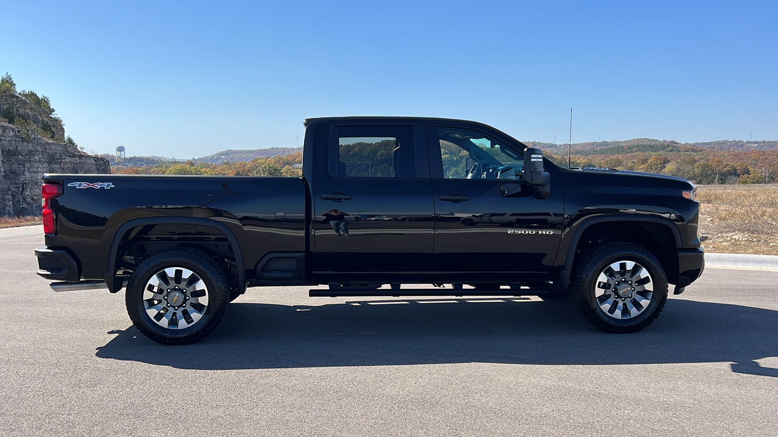 2025 Chevrolet Silverado 2500 Custom 9