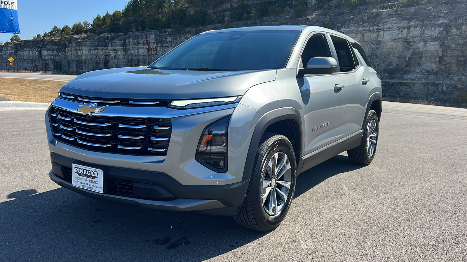 2025 Chevrolet Equinox FWD LT 3