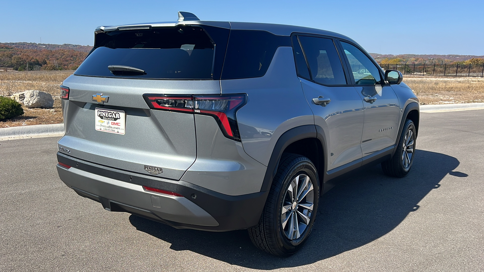 2025 Chevrolet Equinox FWD LT 8