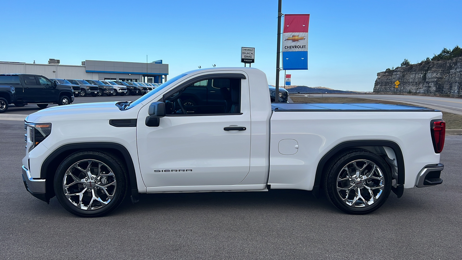 2023 GMC Sierra 1500 Pro 4