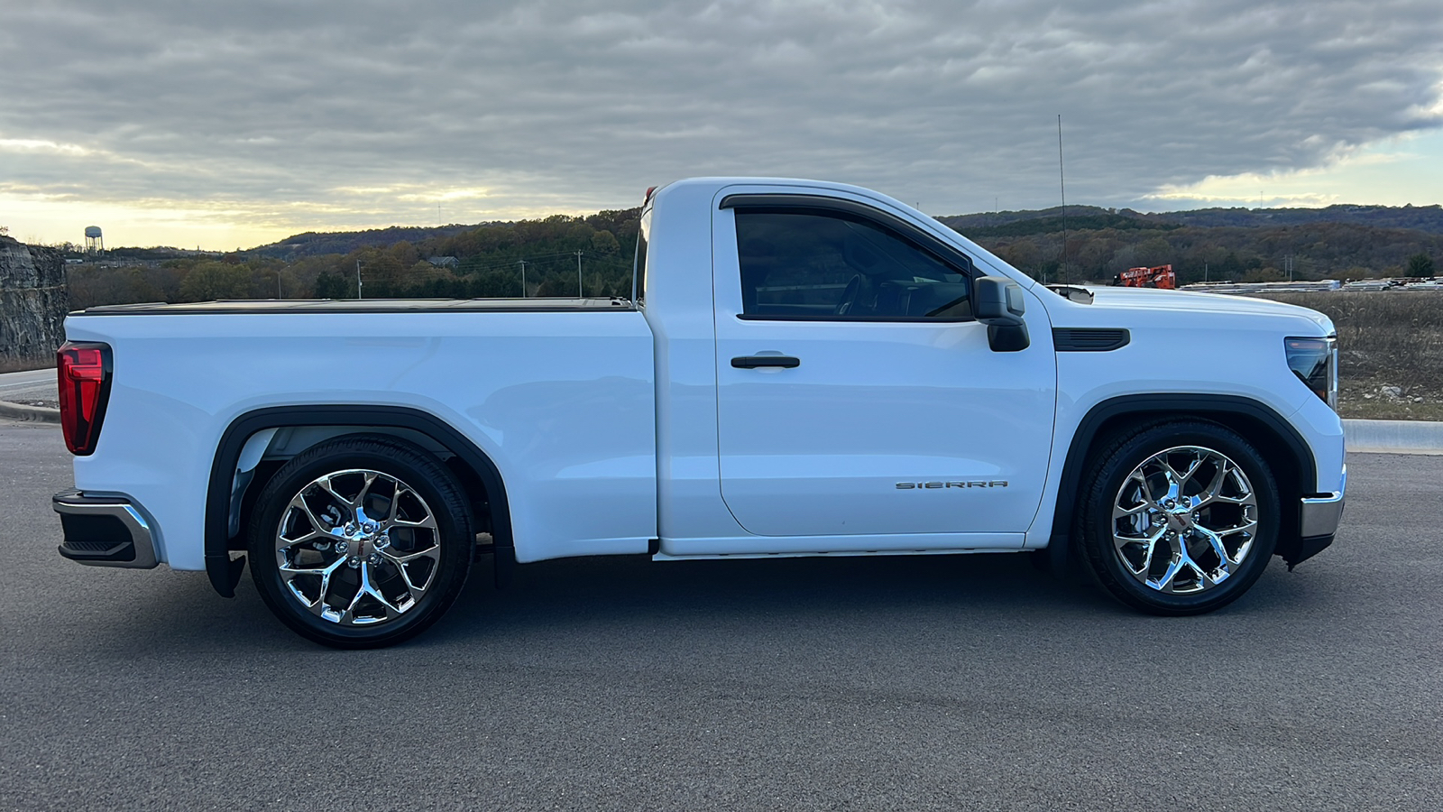 2023 GMC Sierra 1500 Pro 9