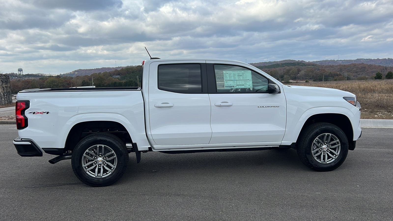 2024 Chevrolet Colorado 4WD LT 9