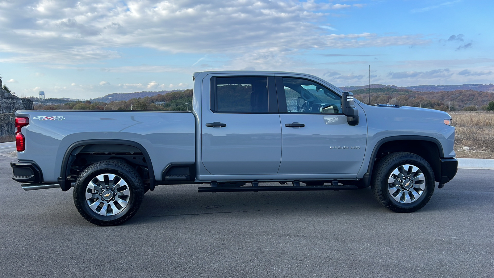 2025 Chevrolet Silverado 2500 Custom 9