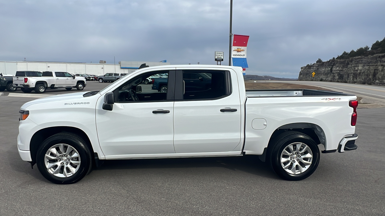 2024 Chevrolet Silverado 1500 Custom 4