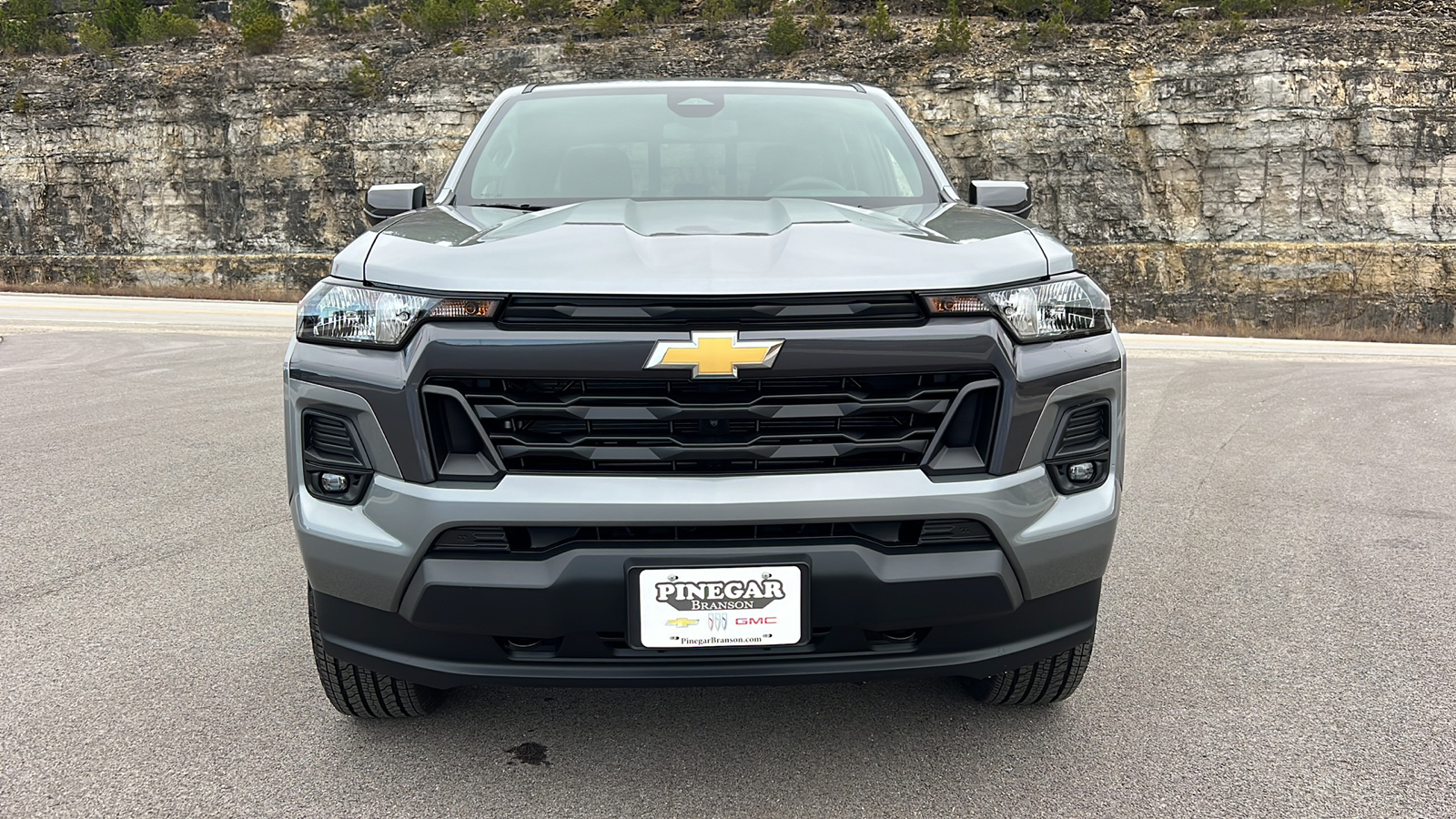 2024 Chevrolet Colorado 4WD LT 2