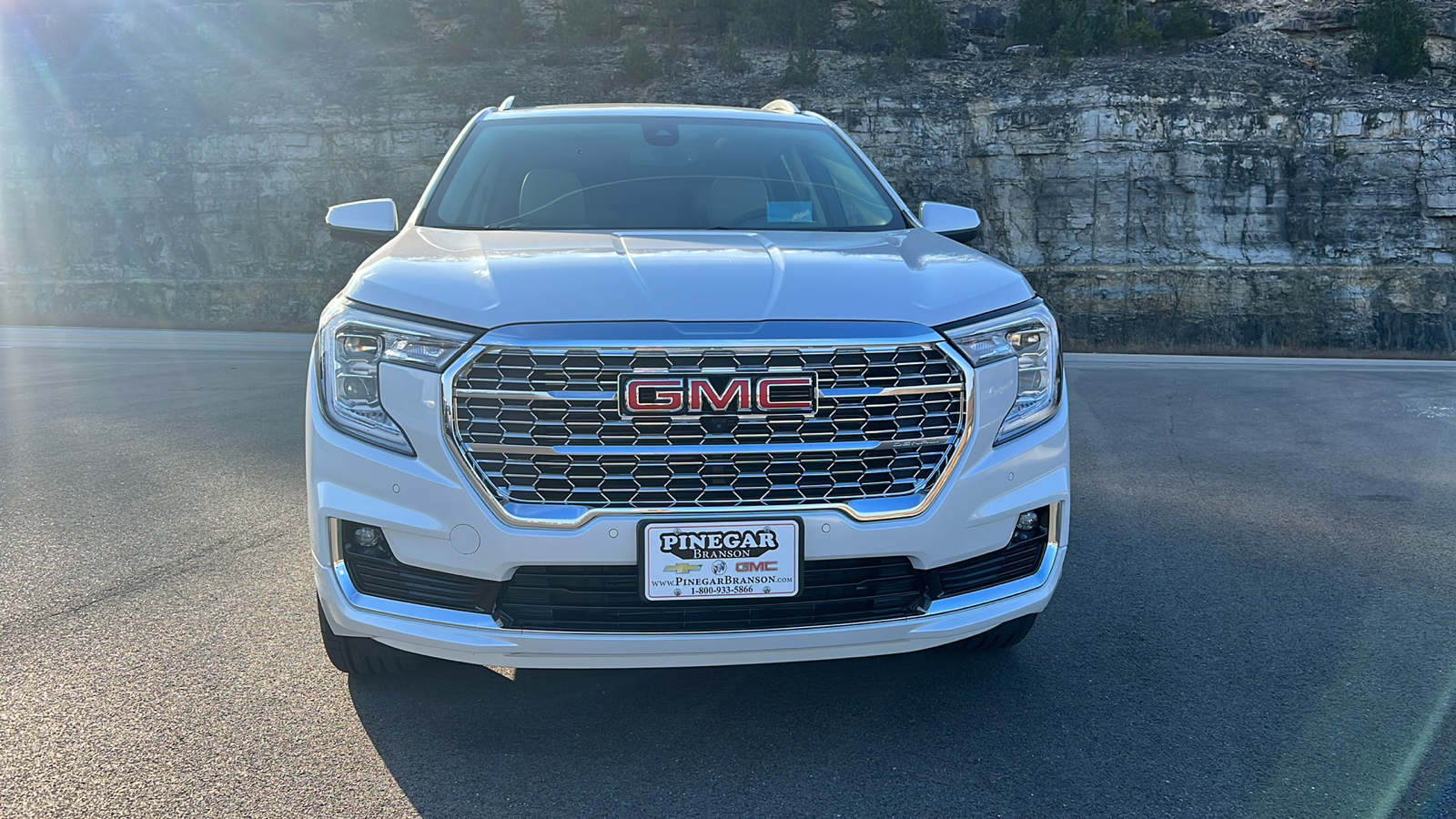 2024 GMC Terrain Denali 2