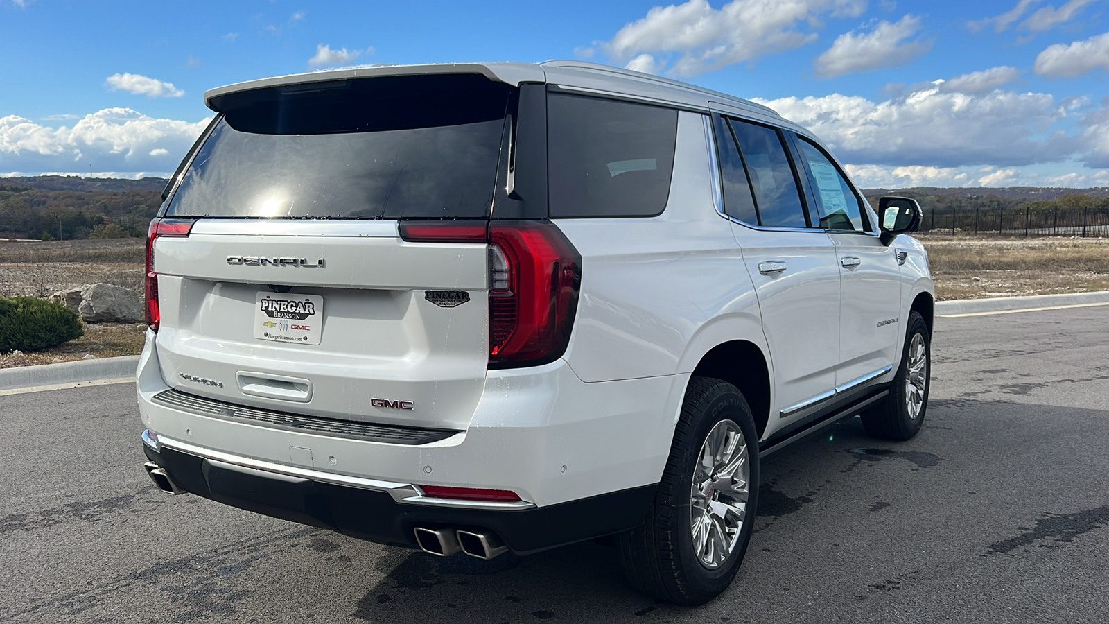 2025 GMC Yukon Denali 8