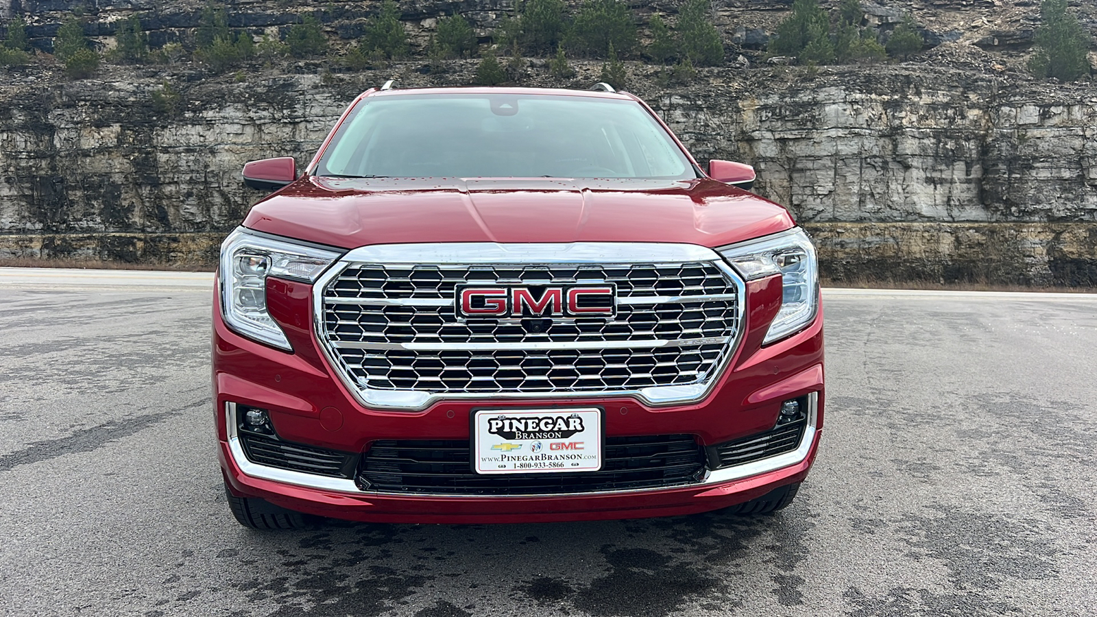 2024 GMC Terrain Denali 2