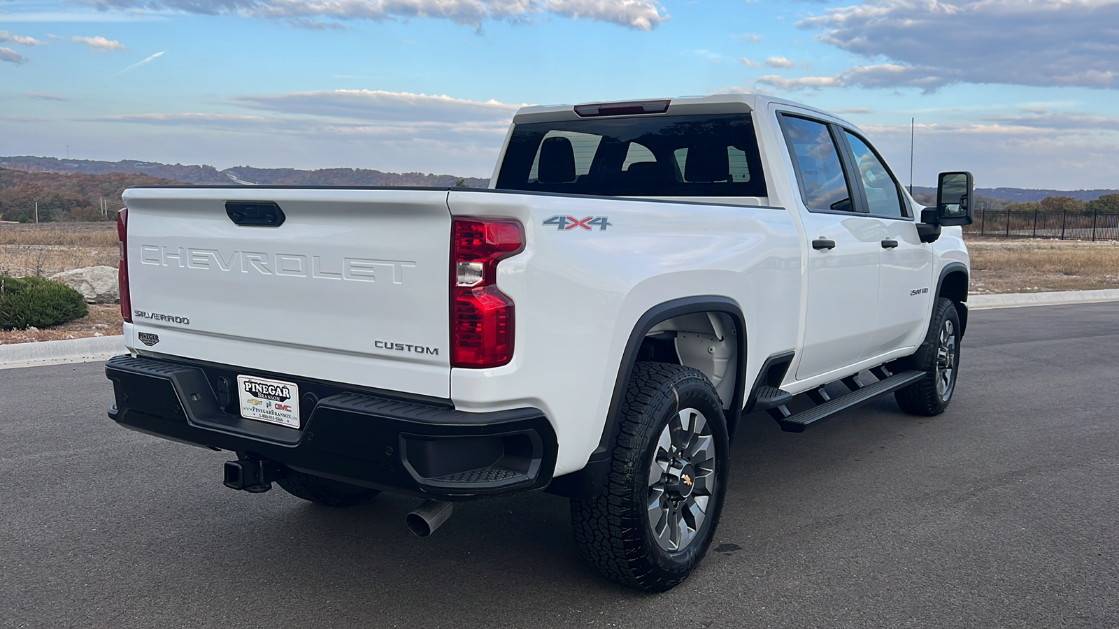 2025 Chevrolet Silverado 2500 Custom 8