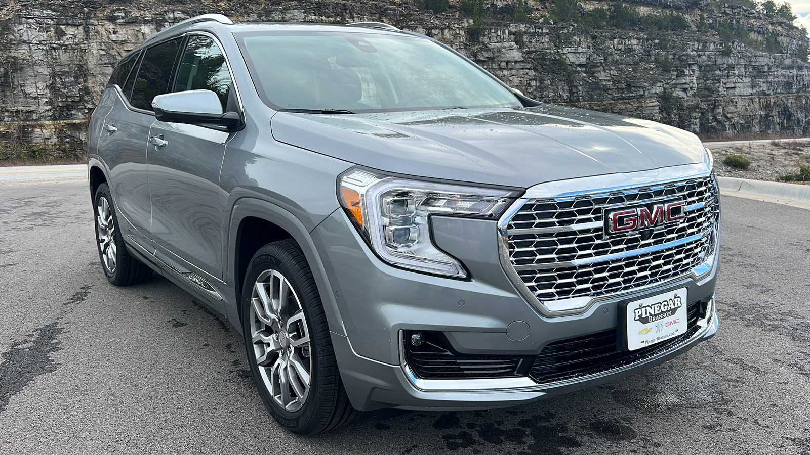 2024 GMC Terrain Denali 1