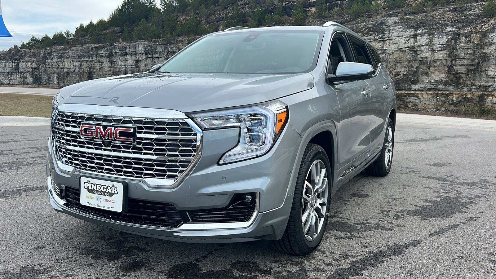 2024 GMC Terrain Denali 3