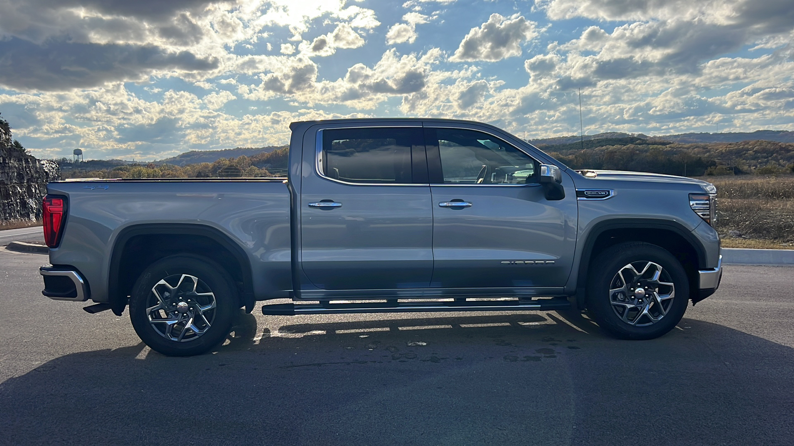 2025 GMC Sierra 1500 SLT 9