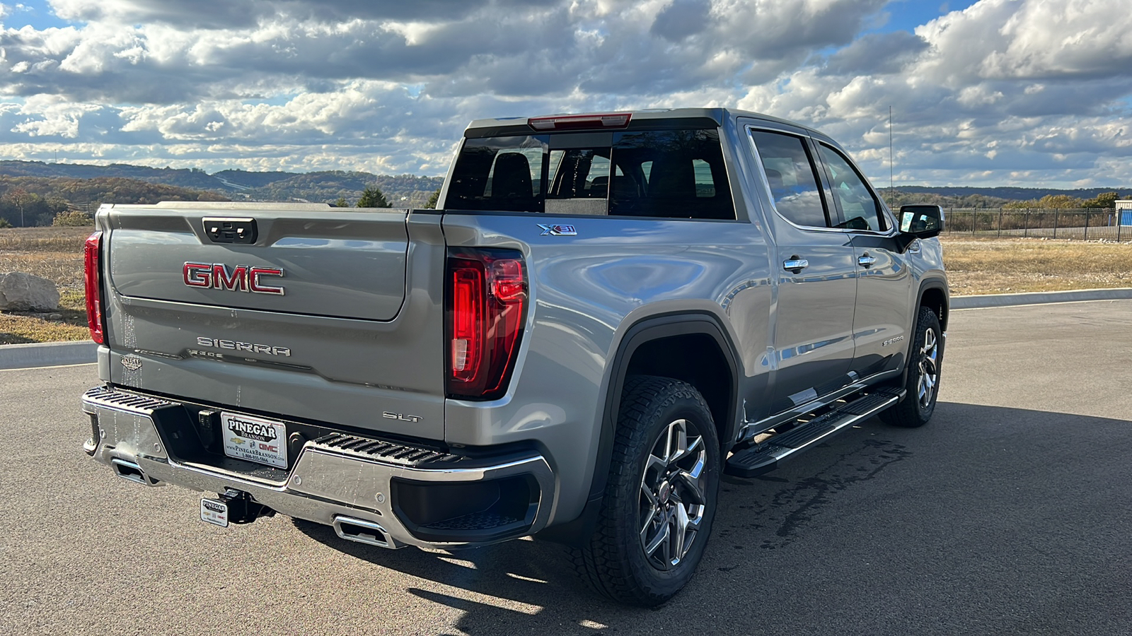 2025 GMC Sierra 1500 SLT 8