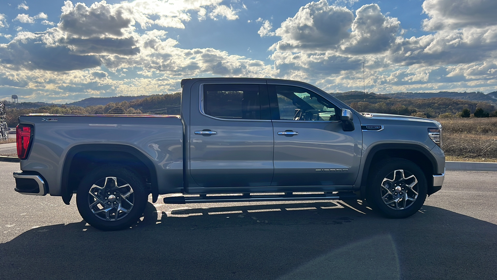 2025 GMC Sierra 1500 SLT 9