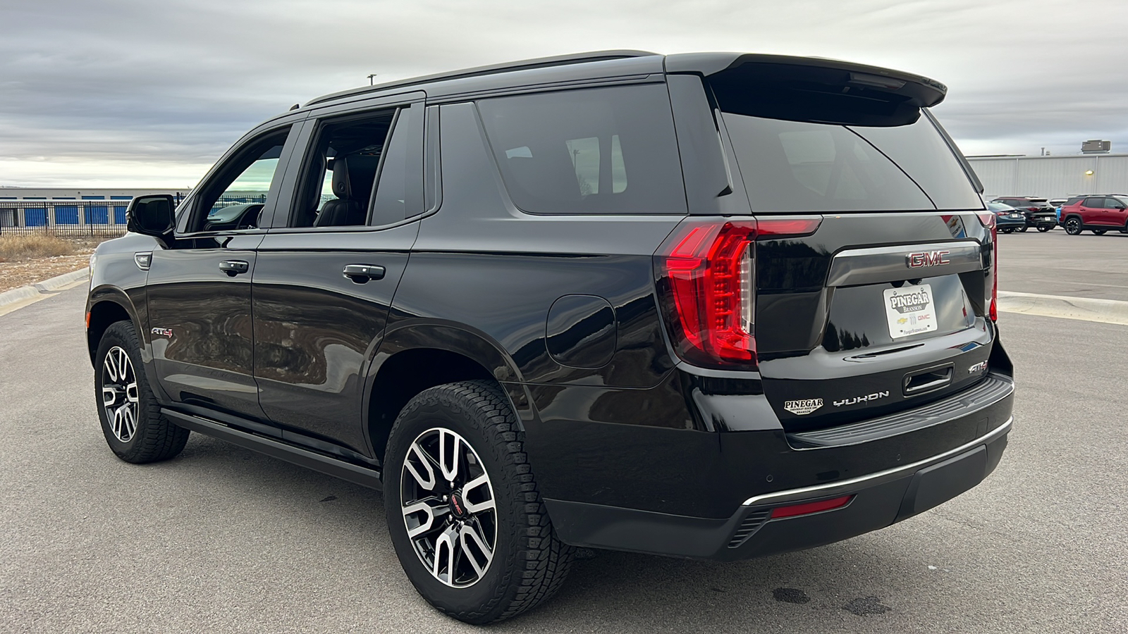 2021 GMC Yukon AT4 6