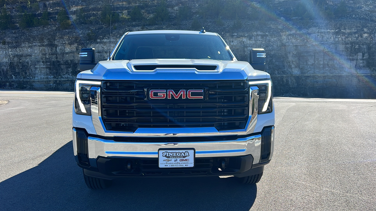 2025 GMC Sierra 2500HD Pro 2