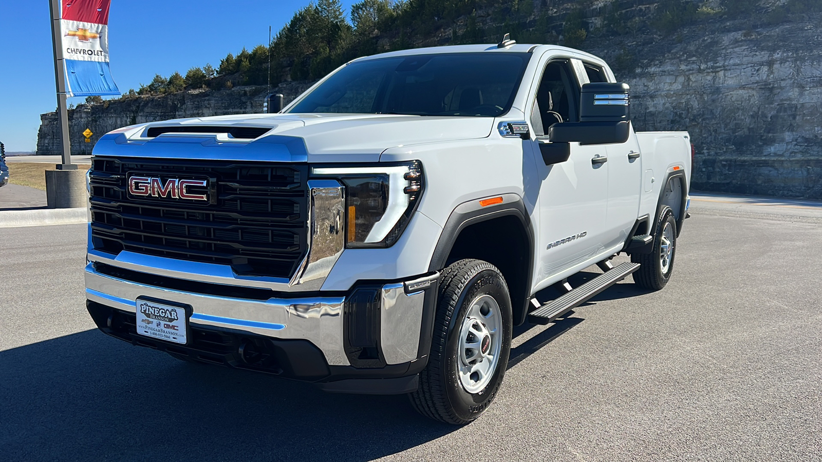 2025 GMC Sierra 2500HD Pro 3