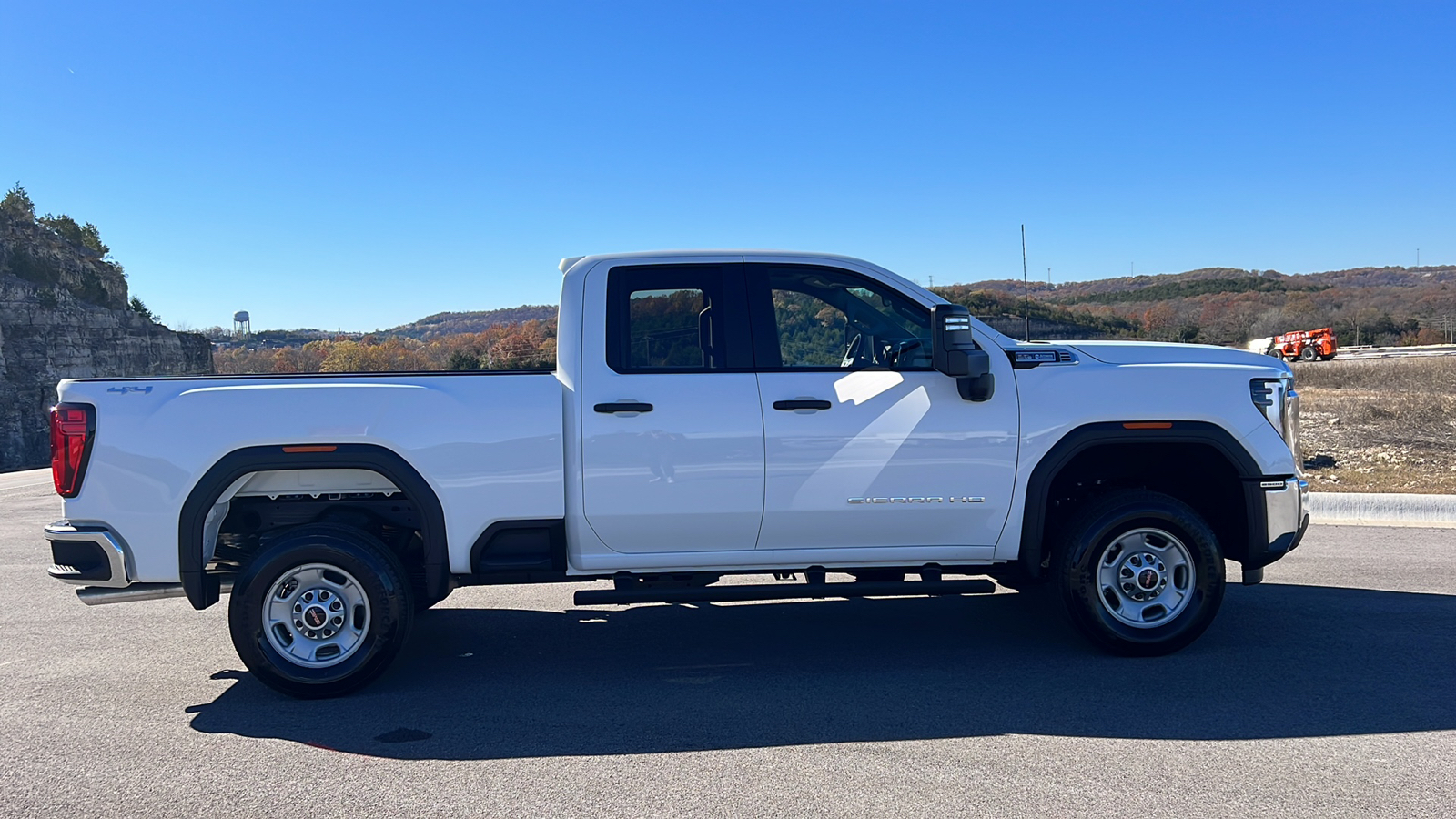 2025 GMC Sierra 2500HD Pro 9