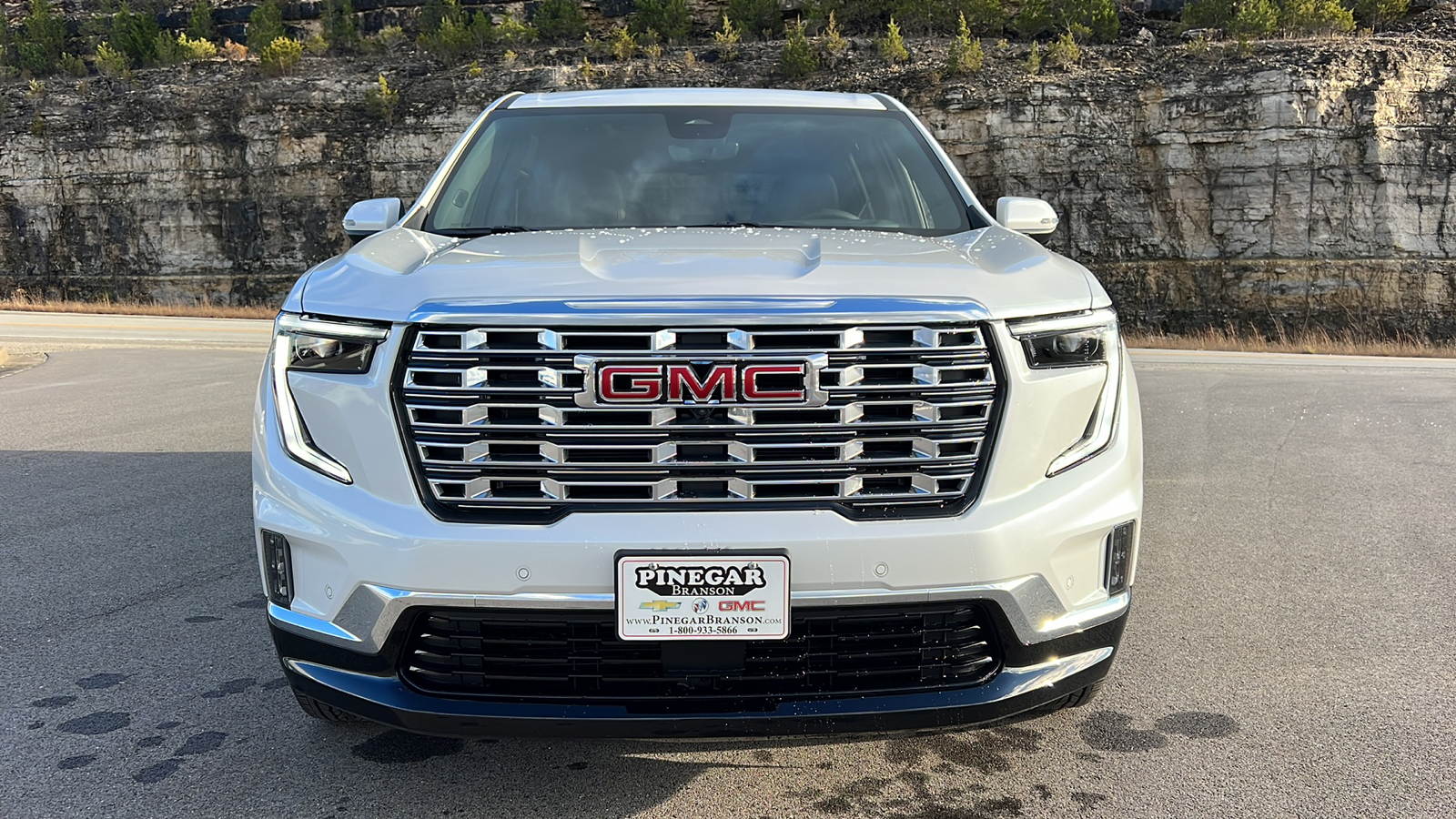 2024 GMC Acadia AWD Denali 2