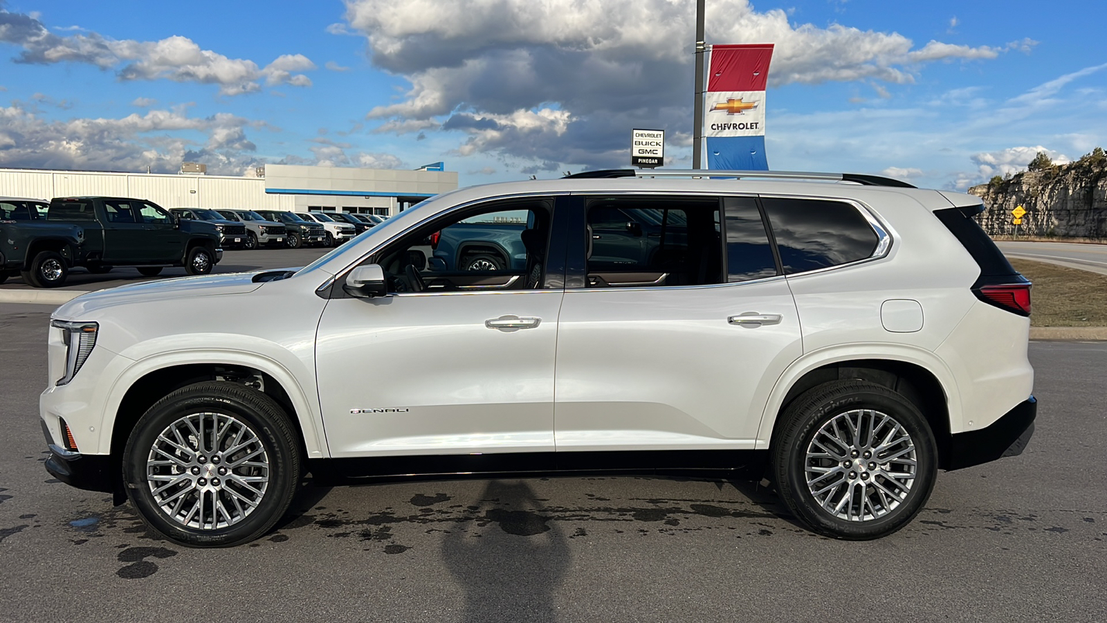 2024 GMC Acadia AWD Denali 4