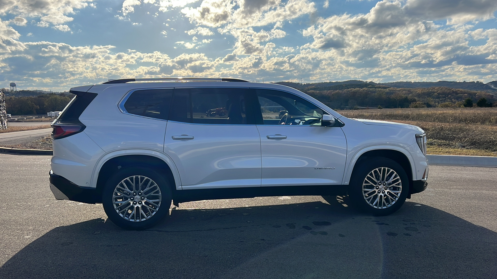 2024 GMC Acadia AWD Denali 9