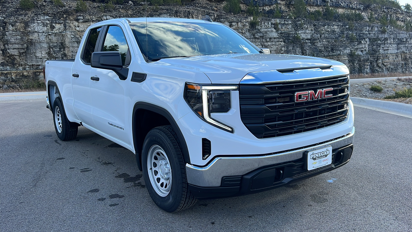 2025 GMC Sierra 1500 Pro 1