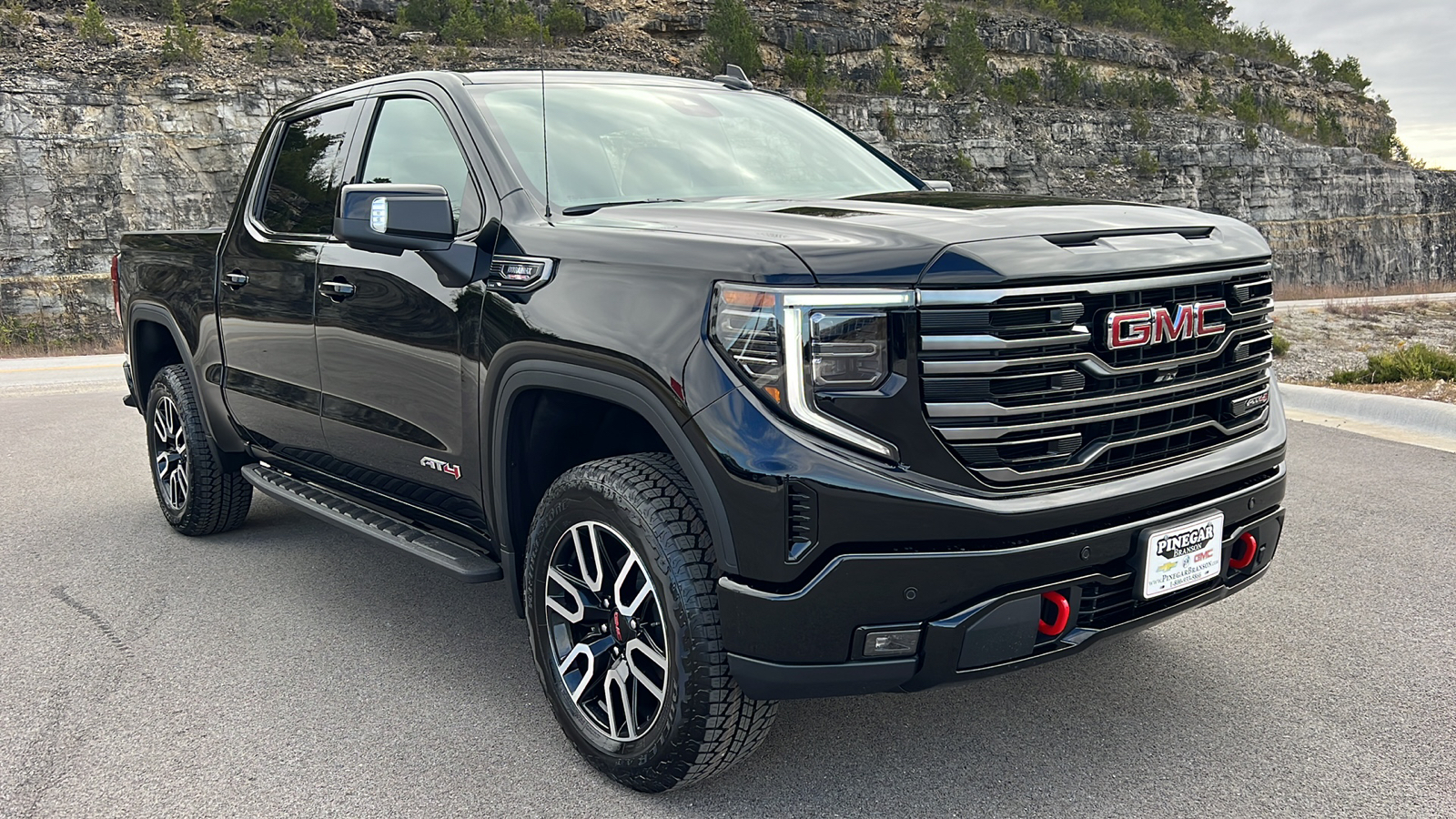 2025 GMC Sierra 1500 AT4 1