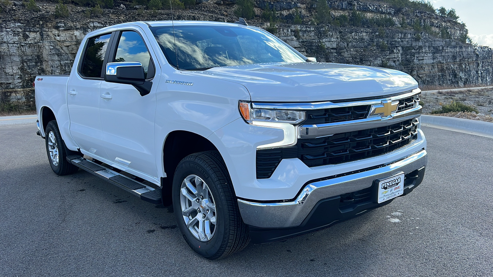 2025 Chevrolet Silverado 1500 LT 1