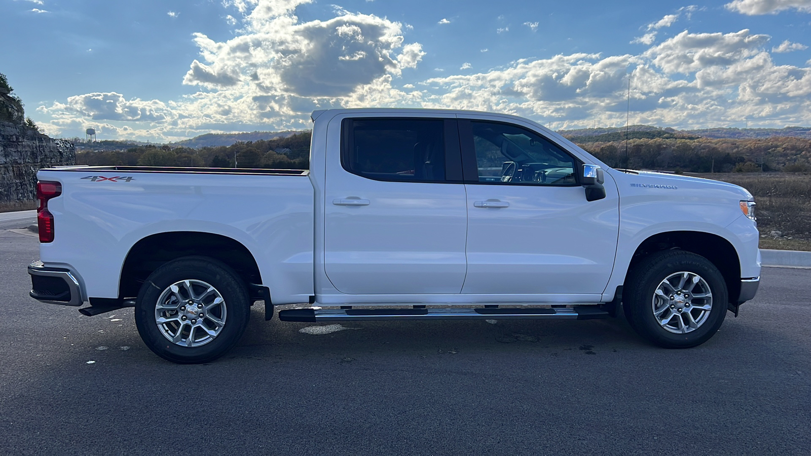 2025 Chevrolet Silverado 1500 LT 9