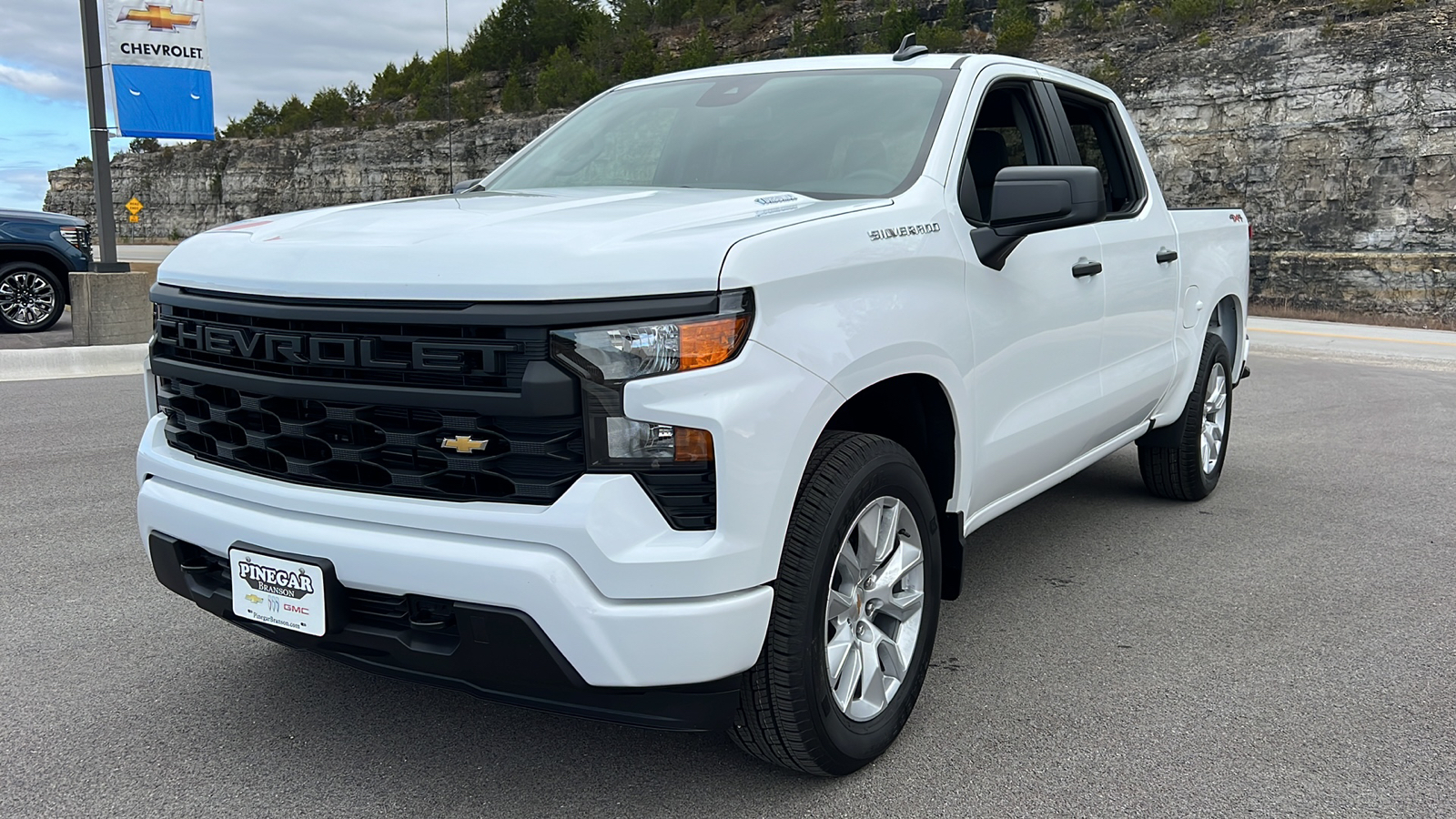 2025 Chevrolet Silverado 1500 Custom 3