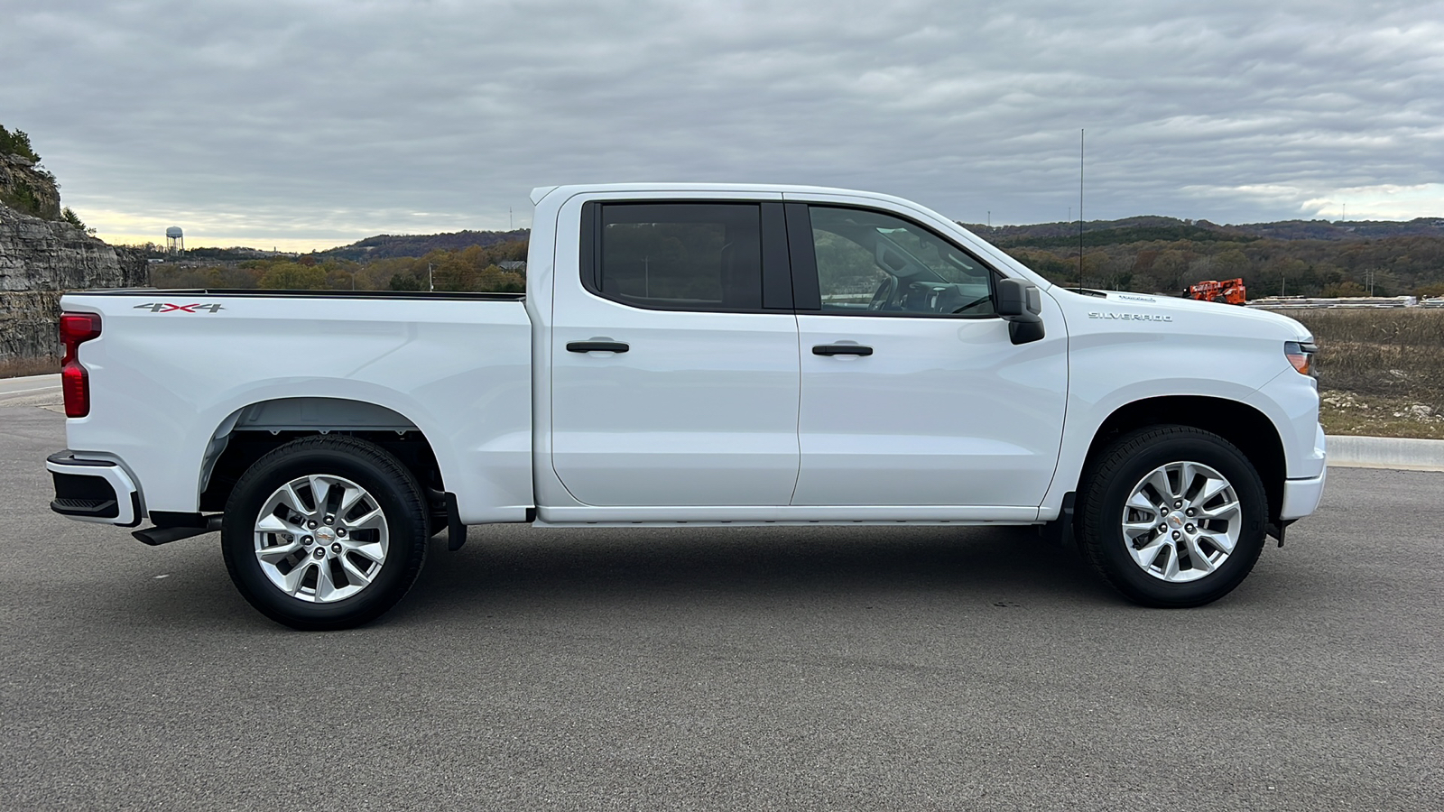 2025 Chevrolet Silverado 1500 Custom 9