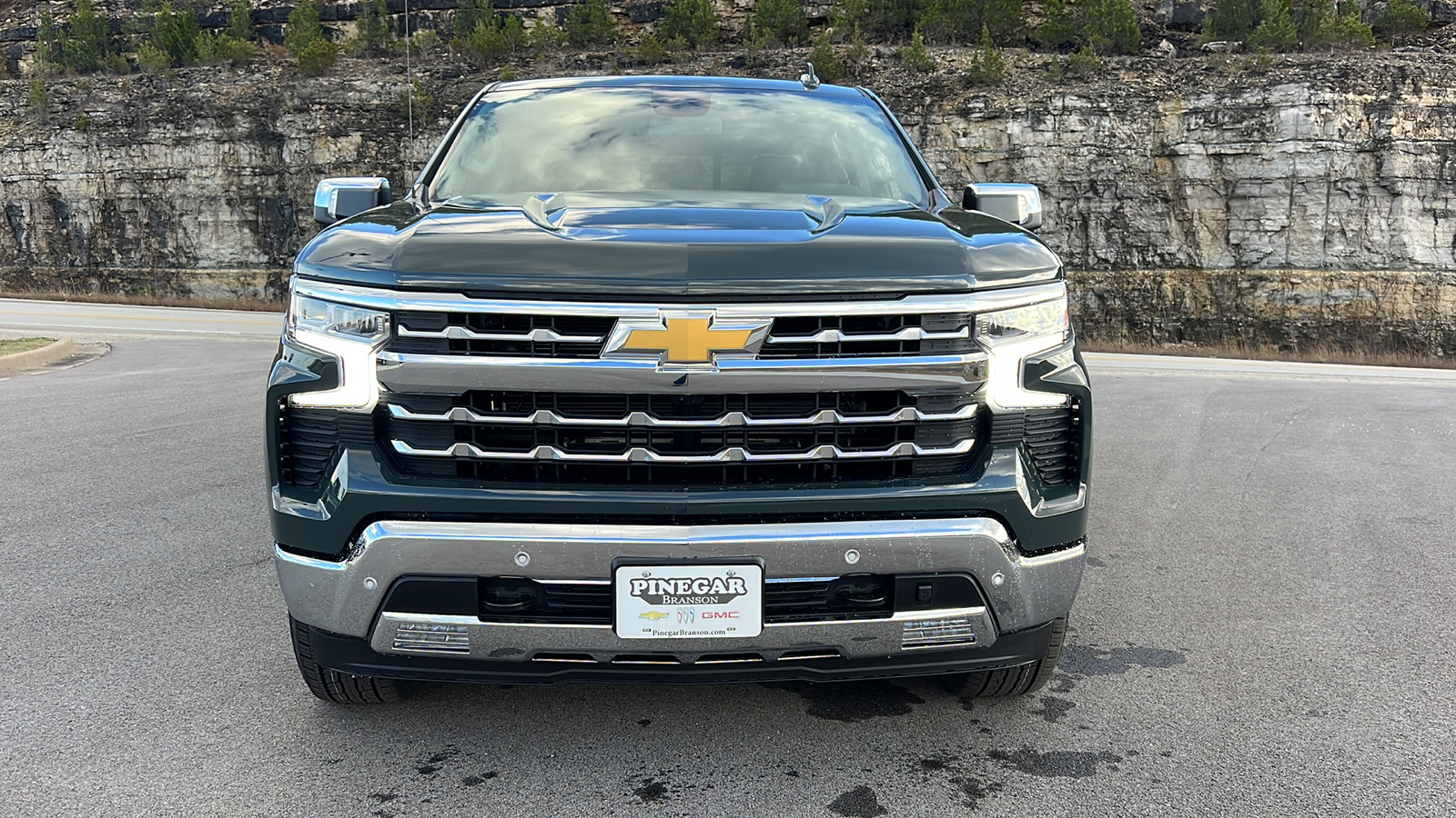 2025 Chevrolet Silverado 1500 LTZ 2