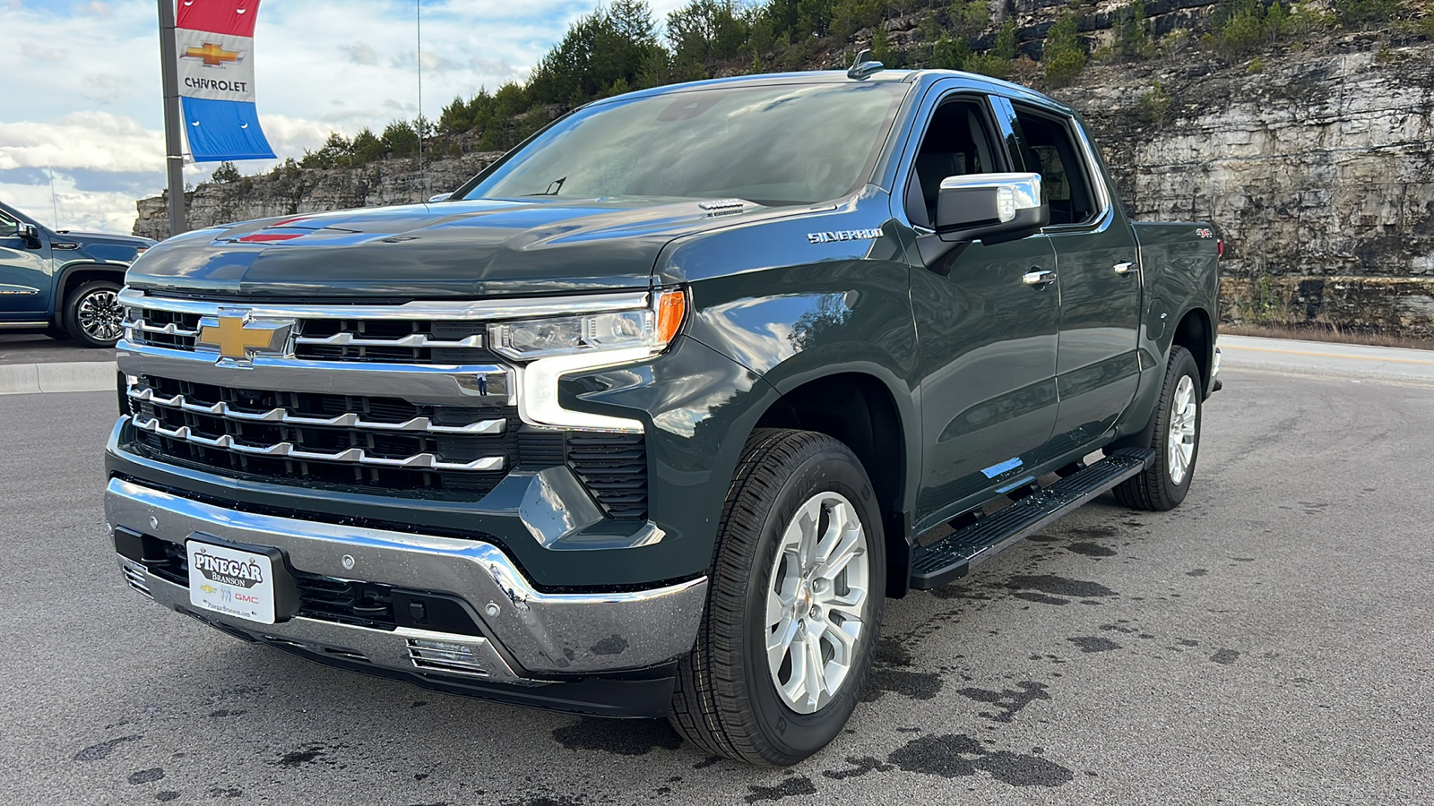 2025 Chevrolet Silverado 1500 LTZ 3