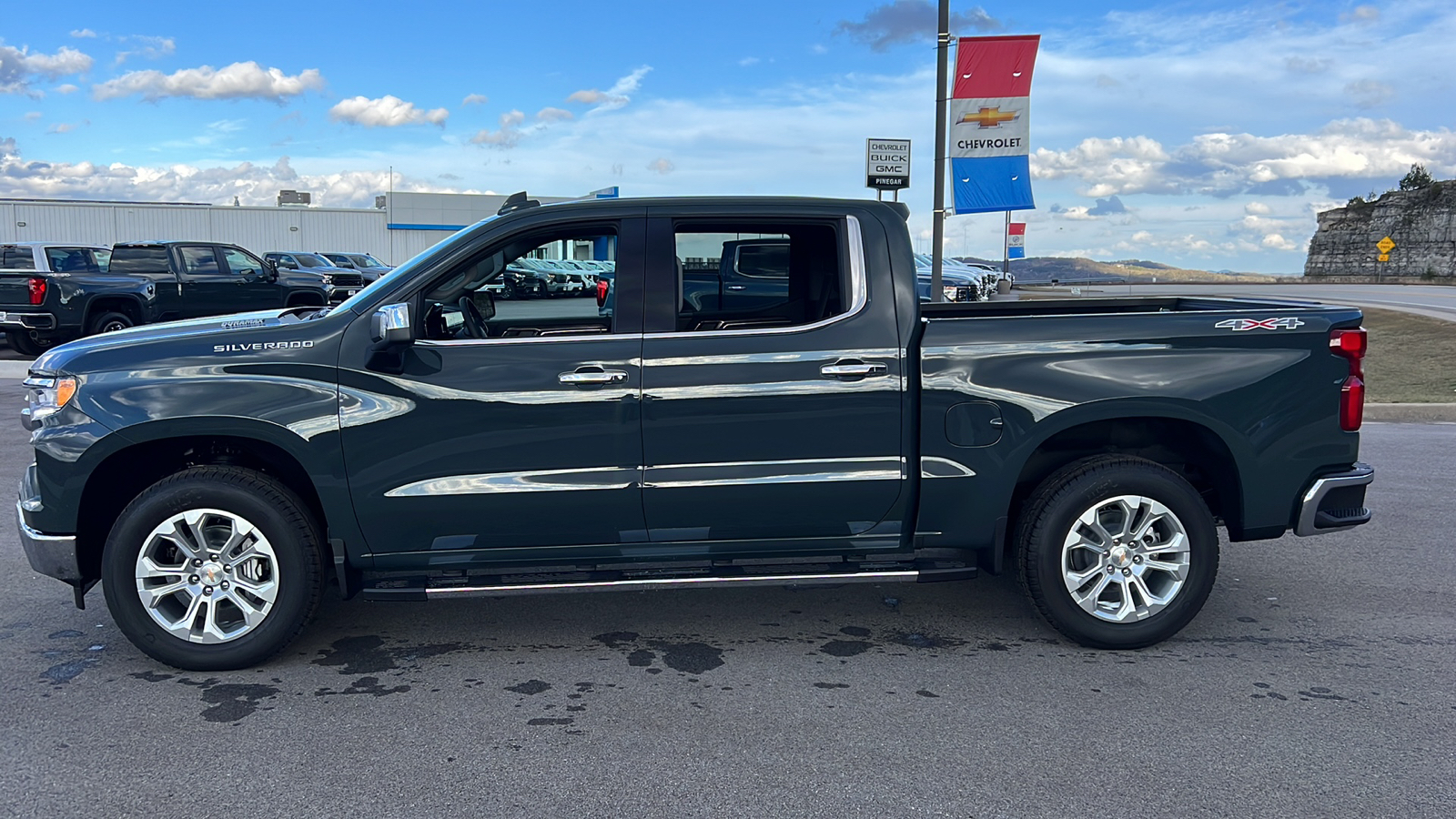 2025 Chevrolet Silverado 1500 LTZ 4