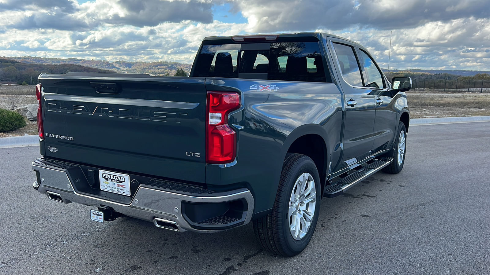 2025 Chevrolet Silverado 1500 LTZ 8