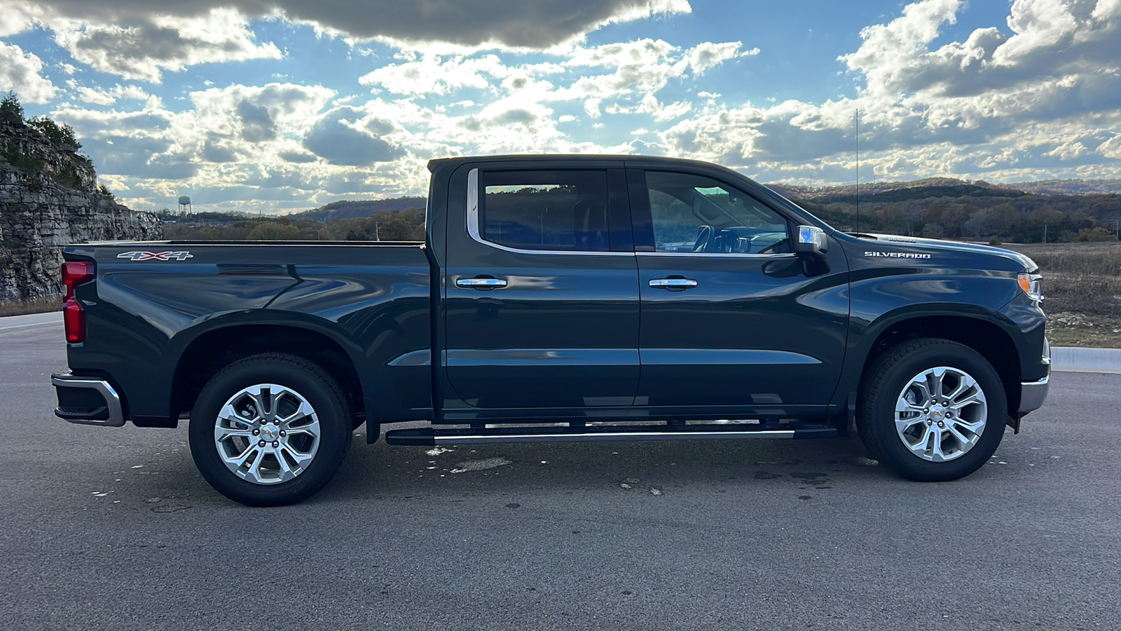 2025 Chevrolet Silverado 1500 LTZ 9