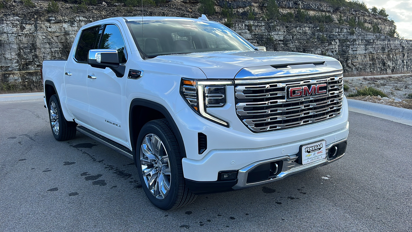 2025 GMC Sierra 1500 Denali 1