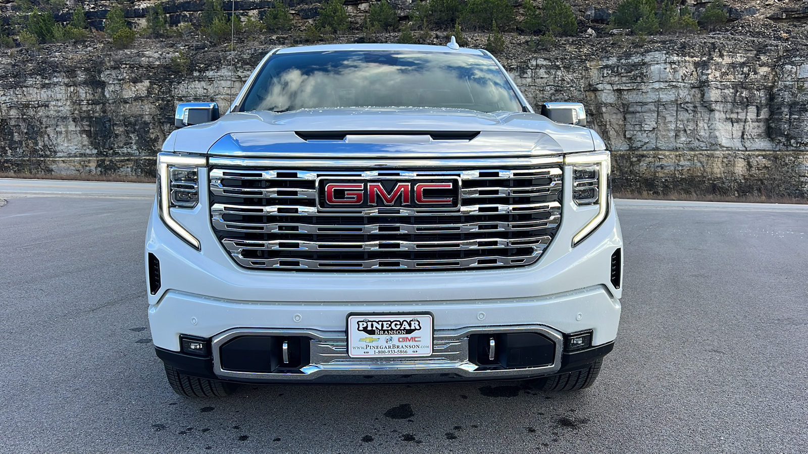 2025 GMC Sierra 1500 Denali 2