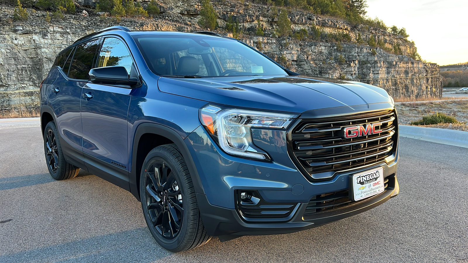 2024 GMC Terrain SLT 1