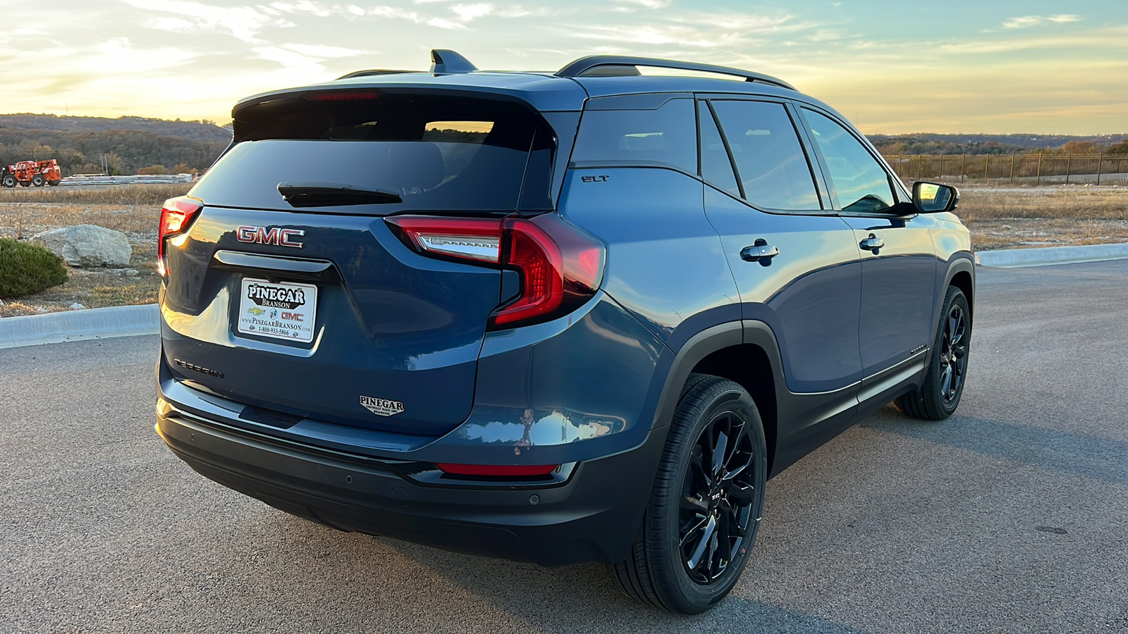 2024 GMC Terrain SLT 8