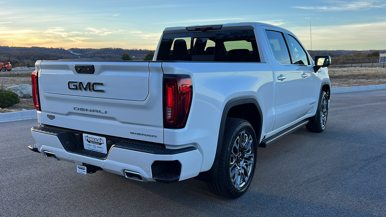 2025 GMC Sierra 1500 Denali Ultimate 8